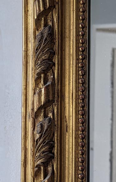 Trumeau doré de style Louis XVI au décor perlé-3