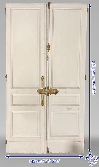 Grande porte moulurée à double battant avec serrure Napoléon III dorée-12