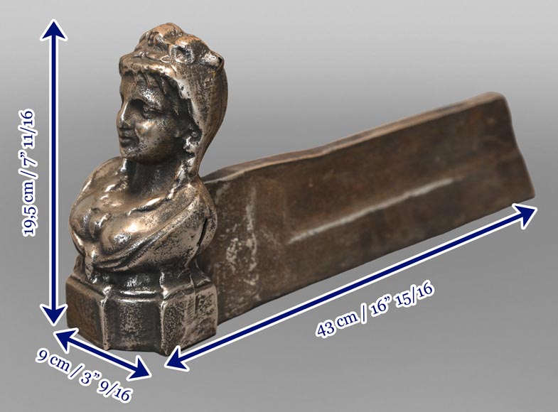 Paire De Chenets En Fonte Buste De Templier - H 15 Cm, Repeints Haute Température
