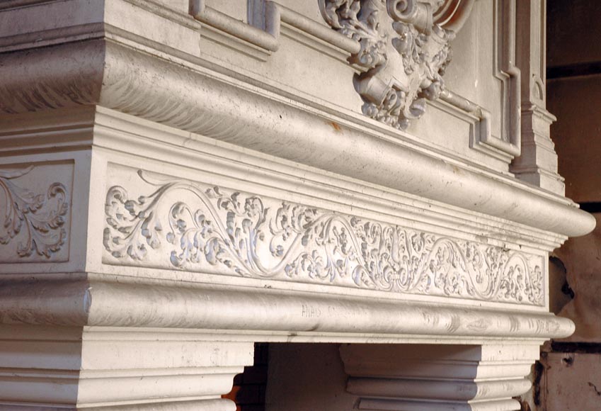 Monumental antique Neo-Renaissance style stone mantel coming from the Chateau of Montgeon_fr