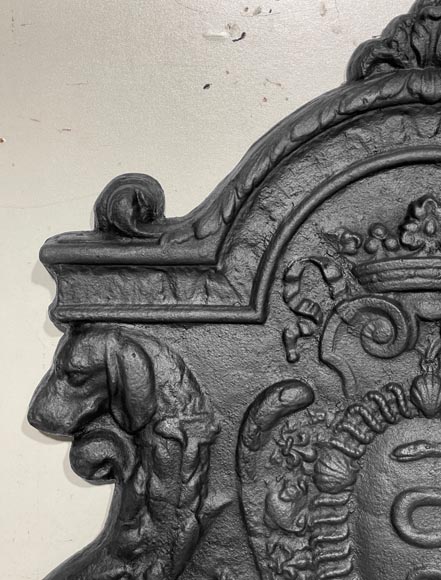 Plaque de cheminée aux serpents, aux armes de Colbert-1