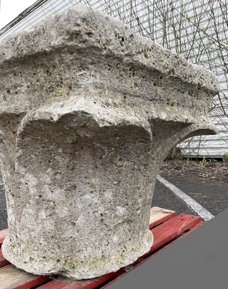 Chapiteau de colonne en pierre, époque Gothique-5