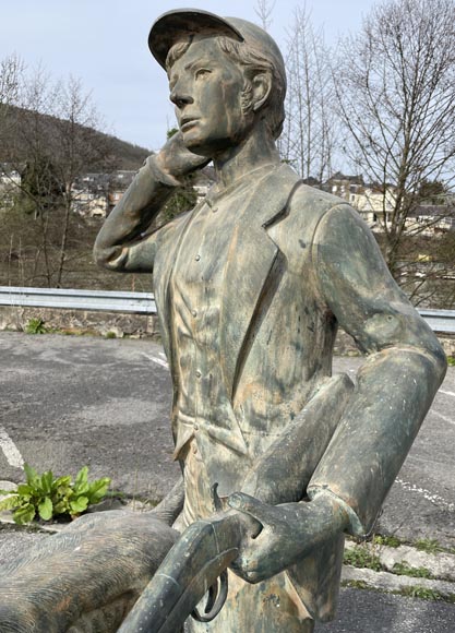 Chasseur et ses deux chiens, statue de parc en bronze à patine verte-6