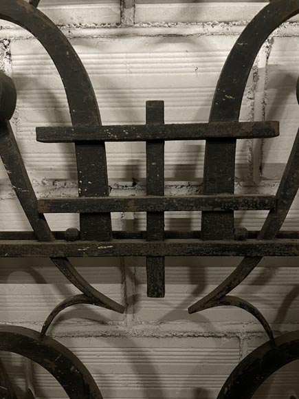 Double porte en fonte à décor géométrique-6