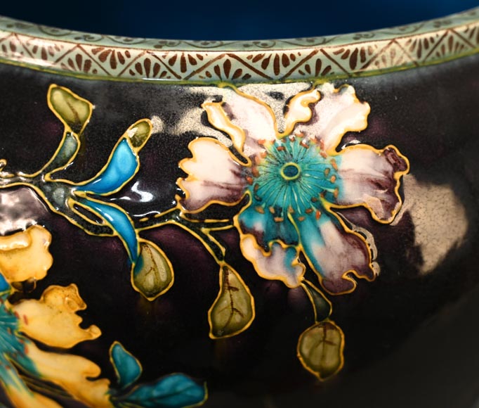 Théodore Deck, Vase aux fleurs et aux papillons, v. 1880-7