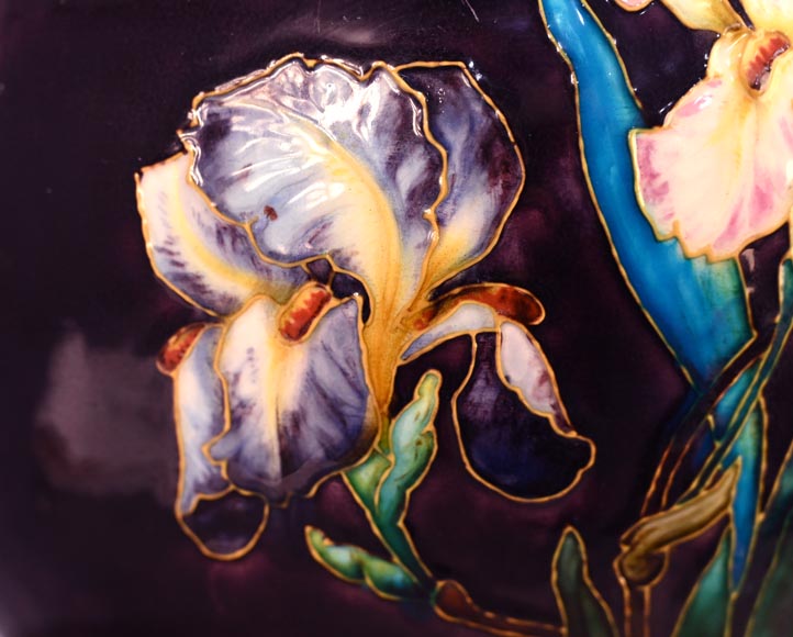 Théodore Deck, Vase aux fleurs et aux papillons, v. 1880-9