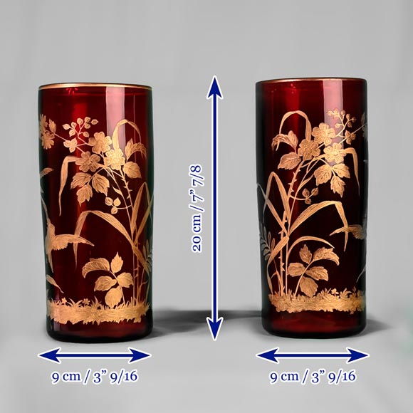 BACCARA (attribué à) - Vase en cristal rouge aux fleurs et aux pinsons, vers 1880-9