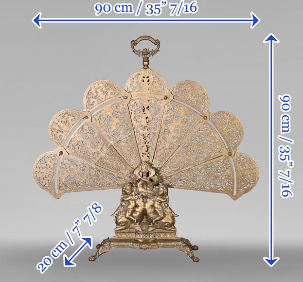 Grand pare-étincelles en éventail de style Napoléon III à décor de dauphins et putti-6