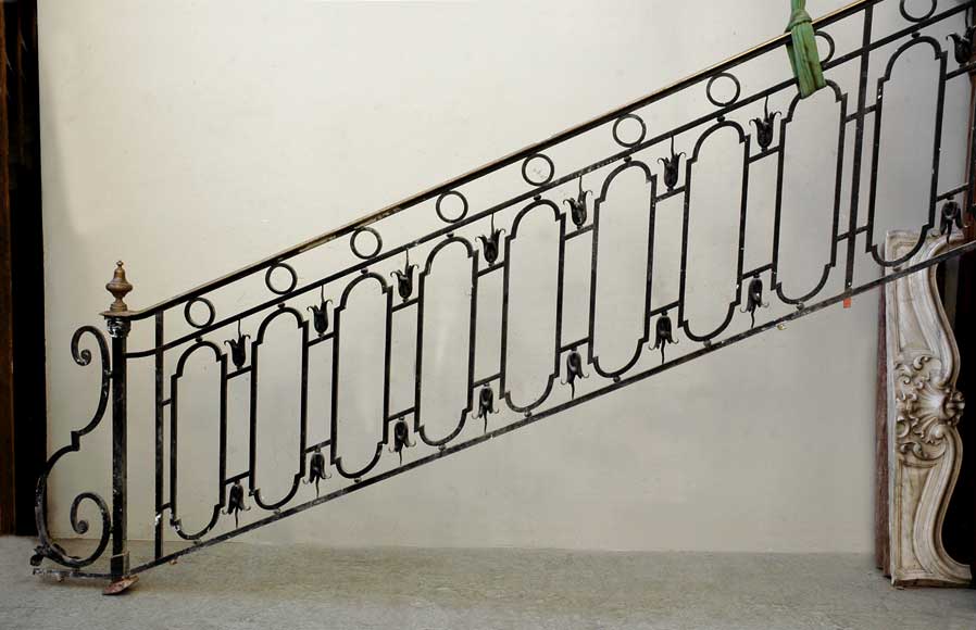 Rampe d'escalier en fer forgé avec main courante en laiton-9