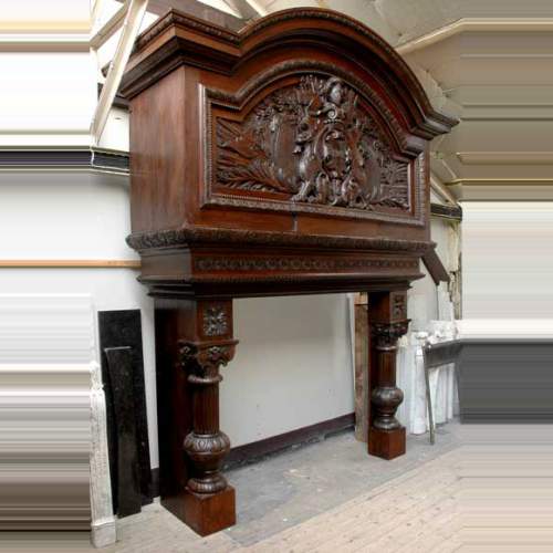 Grande cheminée ancienne à hotte en chêne 