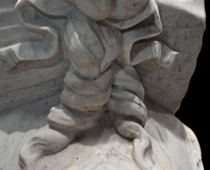 Paire de sphinges en marbre de Carrare sculpté-11