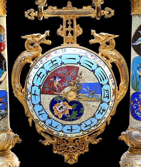 ESCALIER DE CRISTAL (d'après), pendule japonisante dite « Gong » en bronze doré et émail, aux éléphants et dragons-6