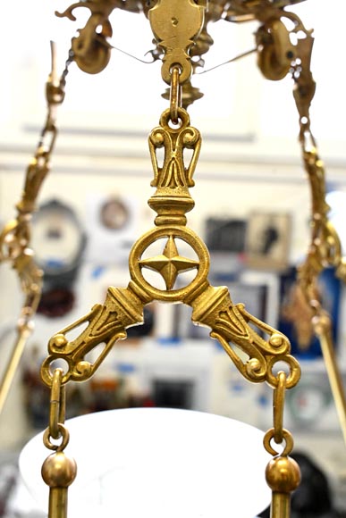 Lustre égyptomania en bronze doré, verre opalin-7