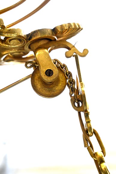 Lustre égyptomania en bronze doré, verre opalin-10