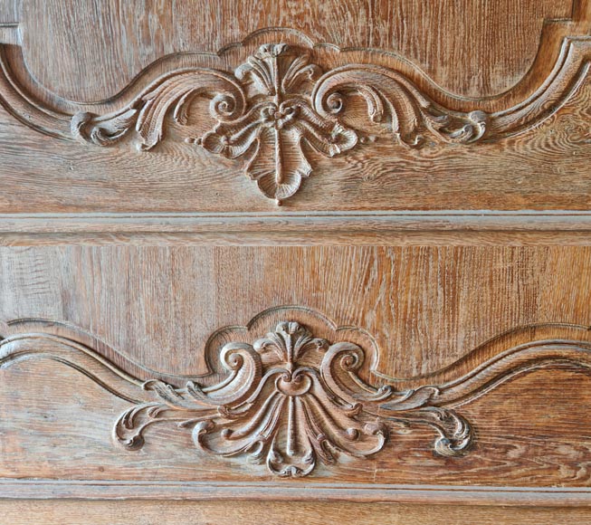 Boiserie de style Louis XV en chêne sculpté avec des éléments anciens Boiserie de style Louis XV en chêne sculpté avec des éléments anciens-9