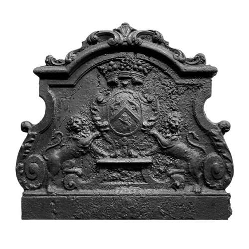 Plaque de cheminée armoriée et décorée de lions