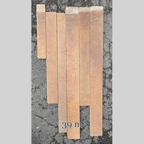 Ensemble de 39 m² de parquet linéaire en chêne, lames larges