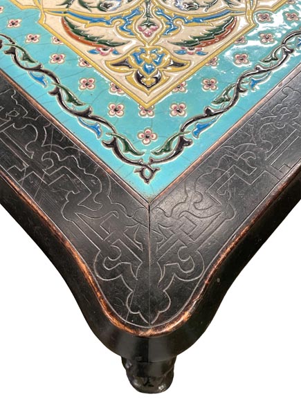 MARTIN-BREY, Table japonisante au plateau en faïence émaillée-6