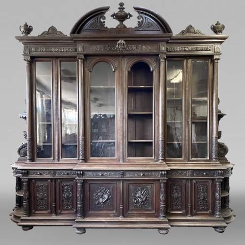 Grand buffet en chêne sculpté, style Napoléon III