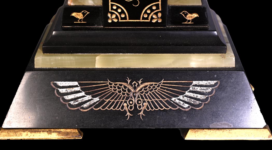 Garniture de cheminée égyptomanie en marbre noir, onyx vert et bronze doré-13