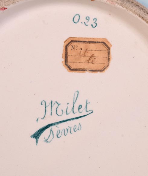 Félix Optat MILET, Deux plats émaillés sur un fond or, XIXe-9