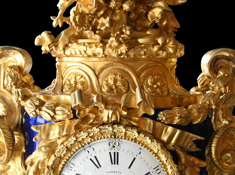 MARQUIS Louis-Auguste, Garniture de cheminée de style Louis XVI en bronze doré et scagliola-9