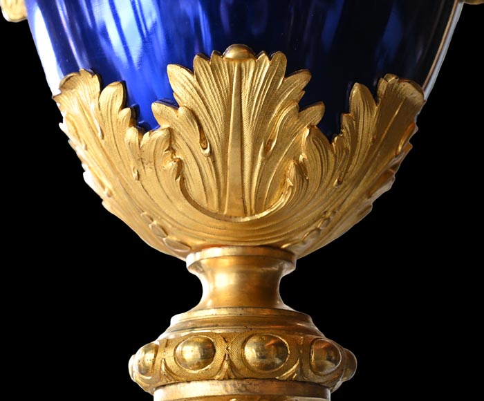 MARQUIS Louis-Auguste, Garniture de cheminée de style Louis XVI en bronze doré et scagliola-25