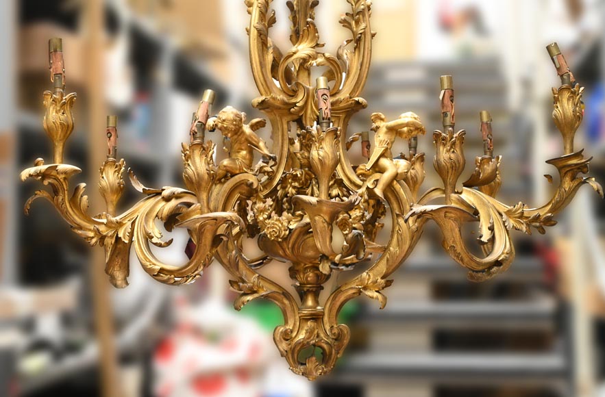 CAFFIERI (d'après). Exceptionnel lustre en bronze de style Louis XV-1