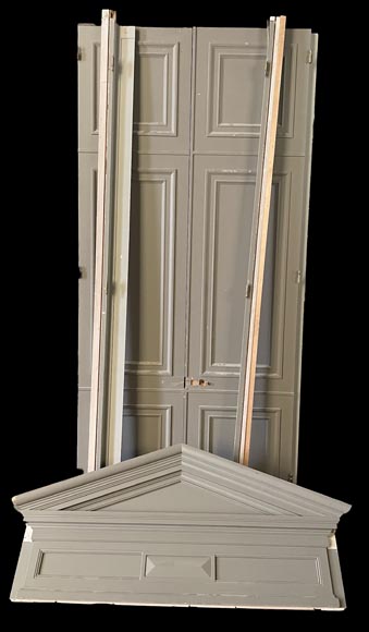 Paire de doubles portes avec fronton, style Louis XVI-4