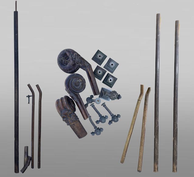 Main courante d’escalier en acajou sculpté-0