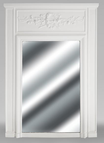 Trumeau de style Louis XVI décoré d'un arc fleuri-0