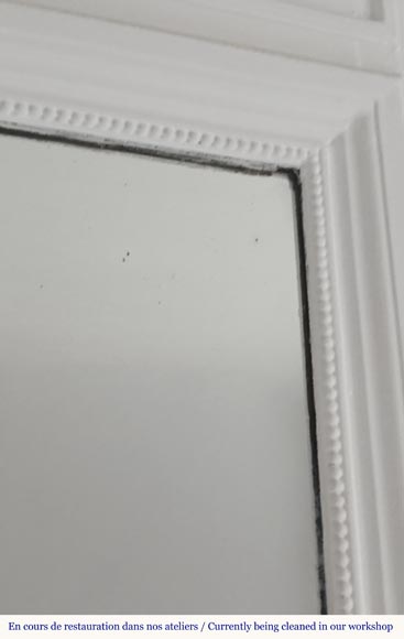 Trumeau de style Louis XVI décoré d'un arc fleuri-3