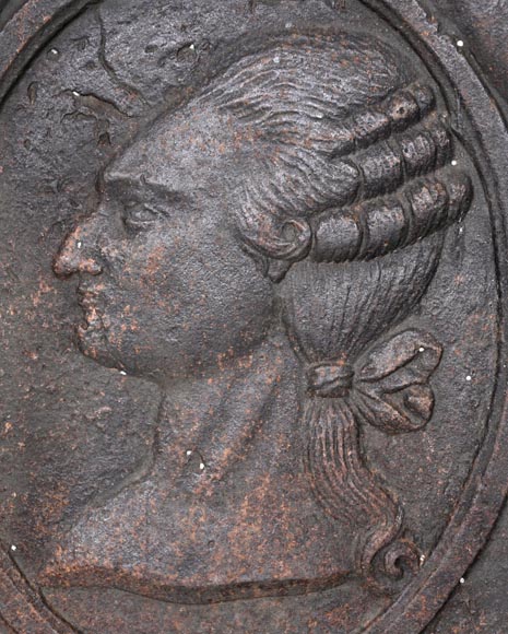 Plaque de cheminée en fonte à l'effigie de Louis XVI-2