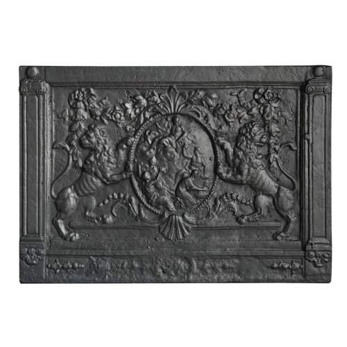 Plaque de cheminée décorée de lions et pilastres