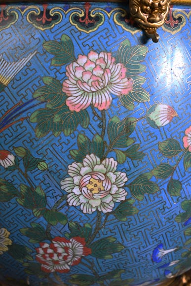 Ferdinand BARBEDIENNE – Cache-pot japonisant en bronze doré et émaux cloisonnés-5