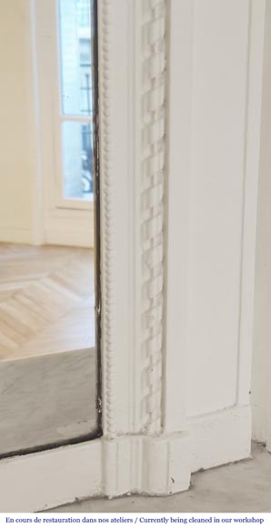 Trumeau de style Louis XVI décoré d'une couronne de fleur-5