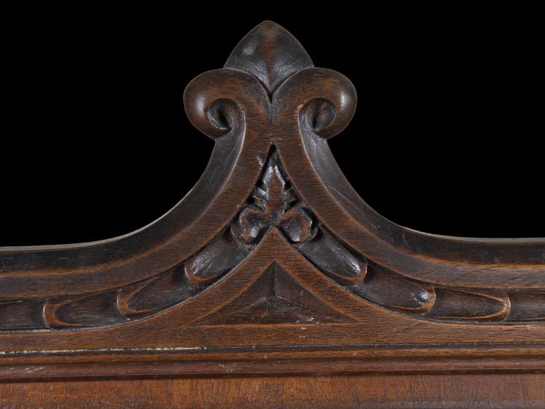 Suite de 12 chaises néo-gothiques présentant quatre types de dossiers ajourés différents-6