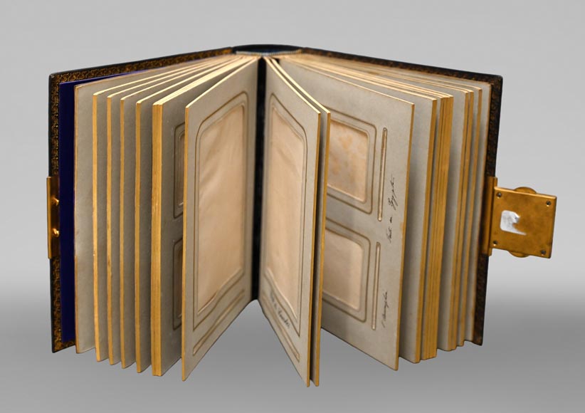 Julien-Nicolas RIVART (1802-1867) – Album photo à décor de marqueterie de porcelaine sur cuir Julien-Nicolas RIVART (1802-1867) – Album photo à décor de marqueterie de porcelaine sur cuir-4