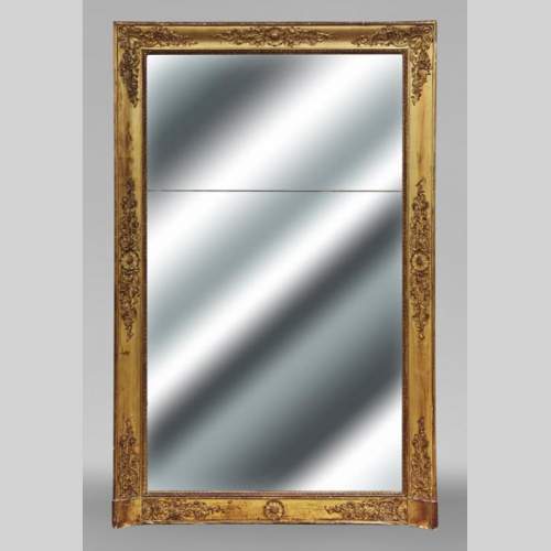 Petit trumeau d'époque Louis Philippe doré, richement décoré