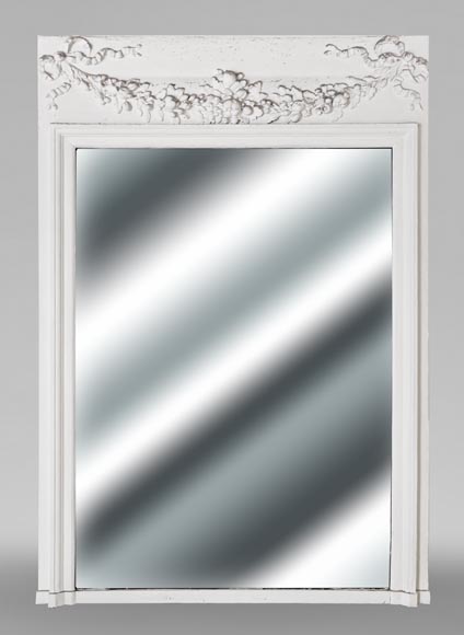 Trumeau de style Louis XVI décoré d'une guirlande florale-0