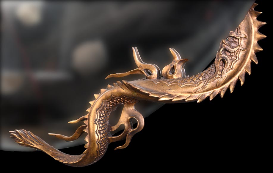 Gabriel VIARDOT (1830-1904), (Att. à ) - Rare miroir japonisant en croissant de lune au dragon de bronze-4