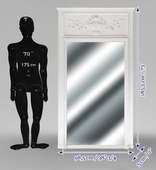 Trumeau de style louis XVI décoré d'un vase-5