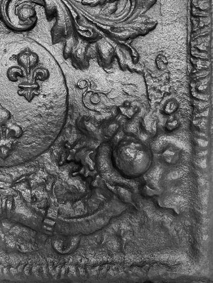 Plaque de cheminée aux armes de France et corne d'abondance Plaque de cheminée aux armes de France et corne d'abondance-6
