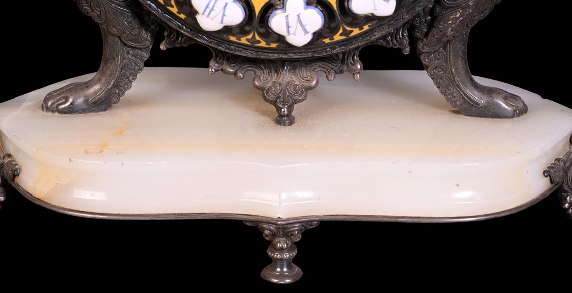 BOYE Charles, Pendule de table à décor orientaliste-5