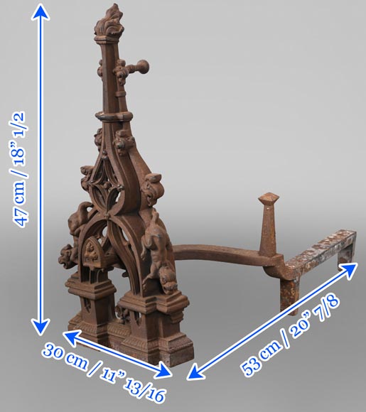 Paire de chenets néo-gothiques en fer-9