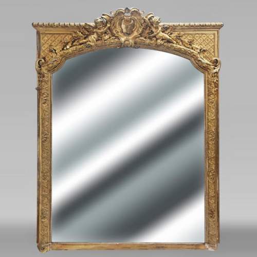 Trumeau richement doré de style Napoléon III, décoré de puttis