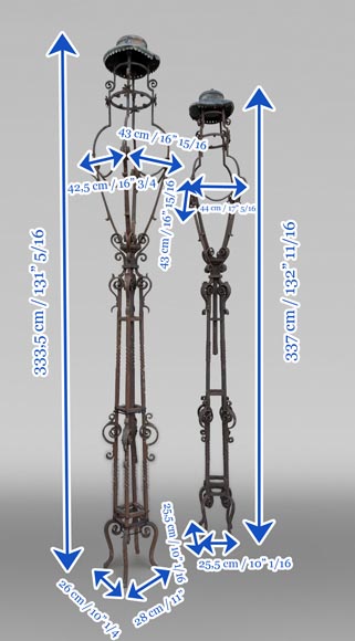 Paire de candélabres d'éclairage en fer forgé à fût ajouré, dans le goût de la Renaissance Paire de candélabres d'éclairage en fer forgé à fût ajouré, dans le goût de la Renaissance-6