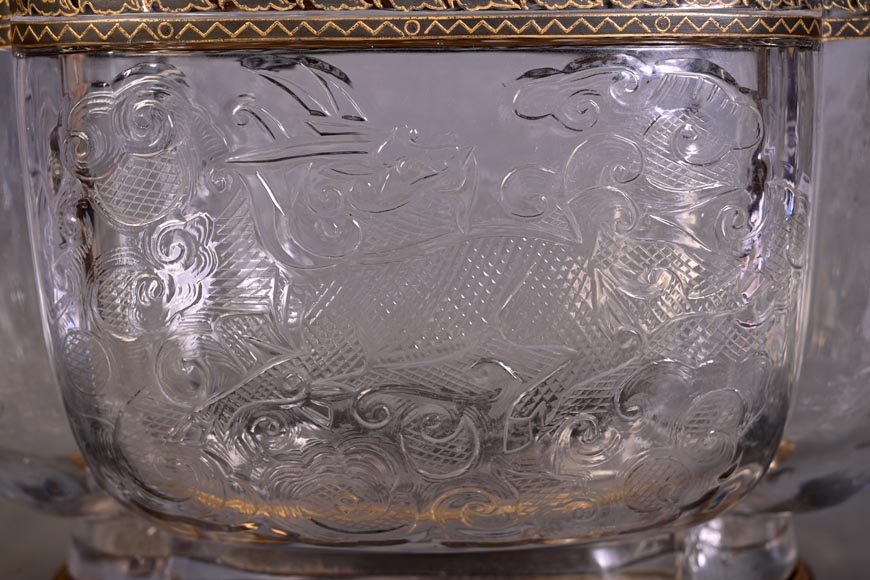 L’Escalier de CRISTAL (att. à), coupe quadrilobée avec sa base et son couvercle, cristal et bronze doré L’Escalier de CRISTAL (att. à), coupe quadrilobée avec sa base et son couvercle, cristal et bronze doré-4