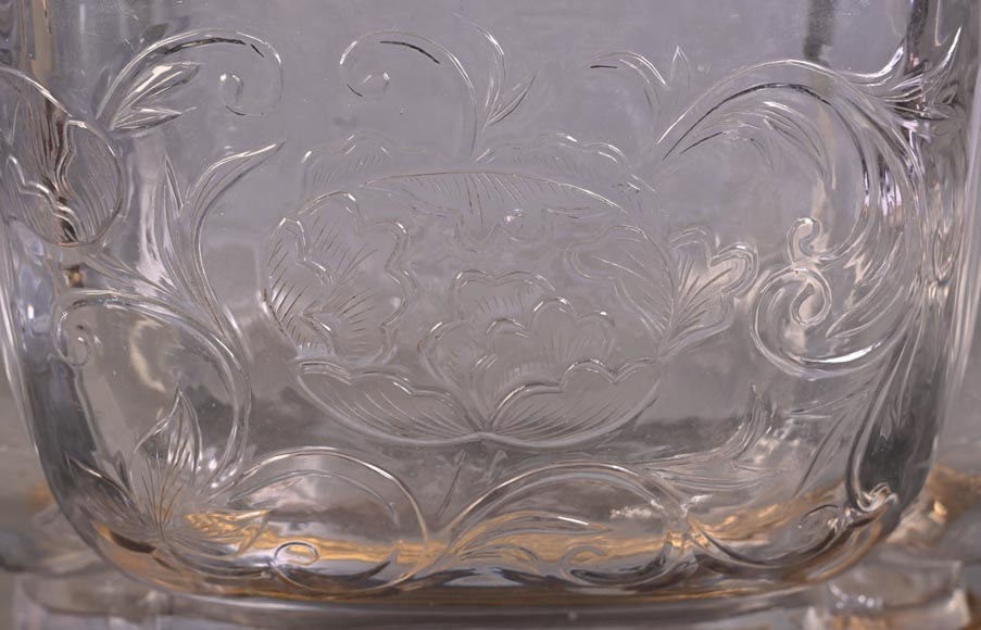 L’Escalier de CRISTAL (att. à), coupe quadrilobée avec sa base et son couvercle, cristal et bronze doré L’Escalier de CRISTAL (att. à), coupe quadrilobée avec sa base et son couvercle, cristal et bronze doré-6