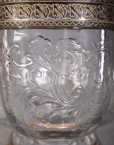 L’Escalier de CRISTAL (att. à), coupe quadrilobée avec sa base et son couvercle, cristal et bronze doré L’Escalier de CRISTAL (att. à), coupe quadrilobée avec sa base et son couvercle, cristal et bronze doré-8